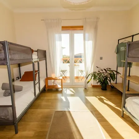 Surf Santa Cruz Silveira (Lisbon)