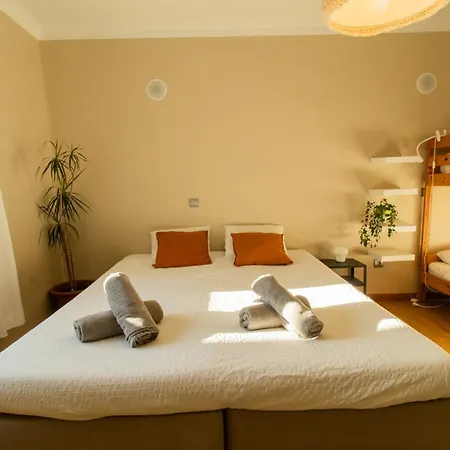 Penzion Surf Santa Cruz Silveira (Lisbon)